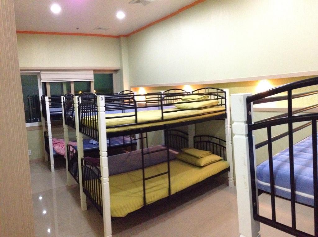 בוסאן Champ Hostel חדר תמונה