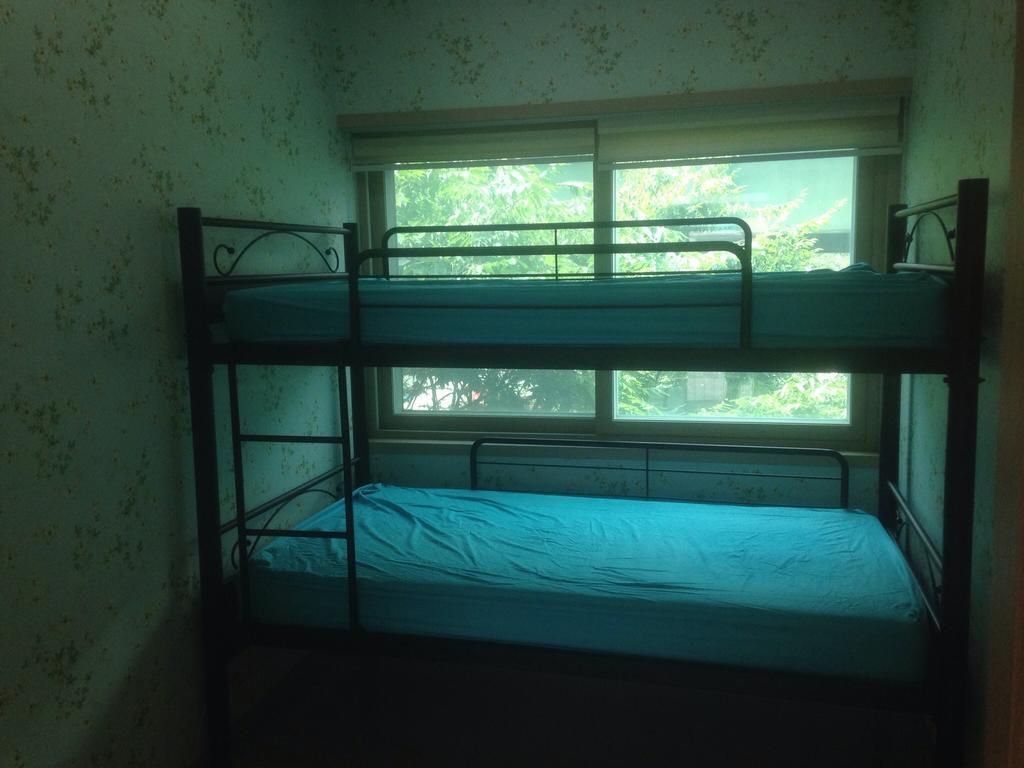 בוסאן Champ Hostel חדר תמונה